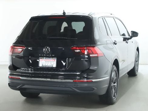 Used 2023 Volkswagen Tiguan SE AWD/4WD image 46
