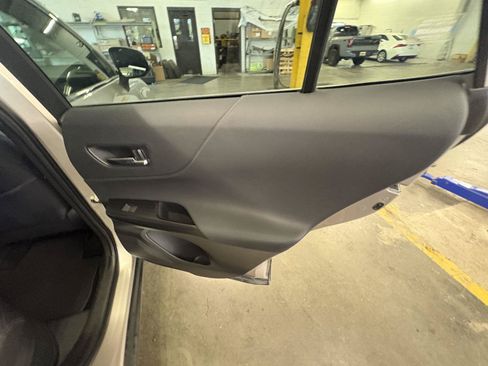 Used 2021 Toyota Venza Limited w/ Advanced Technology Package AWD/4WD image 17