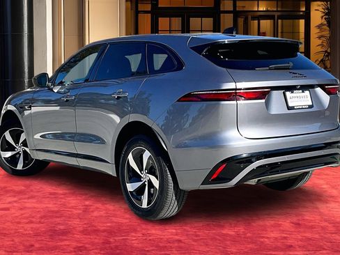 Used 2024 Jaguar F-PACE R-Dynamic S image 9
