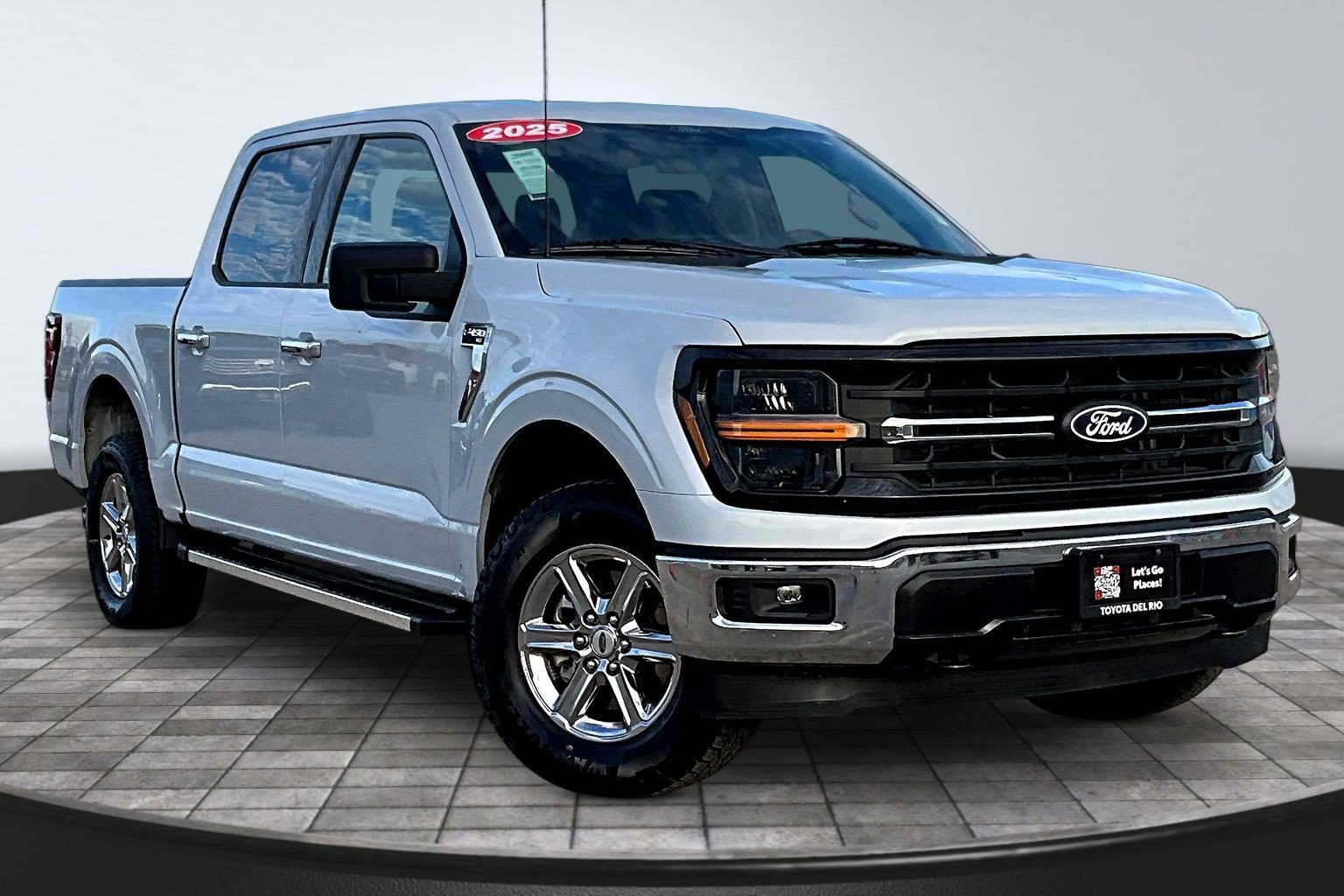 Used 2025 Ford F150 XLT w/ Equipment Group 301A Standard AWD/4WD image 4
