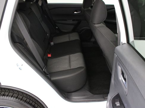 Used 2025 Nissan Rogue SV FWD image 34