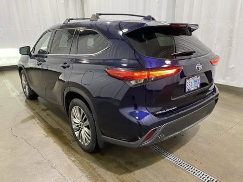 Certified 2020 Toyota Highlander Limited image 6