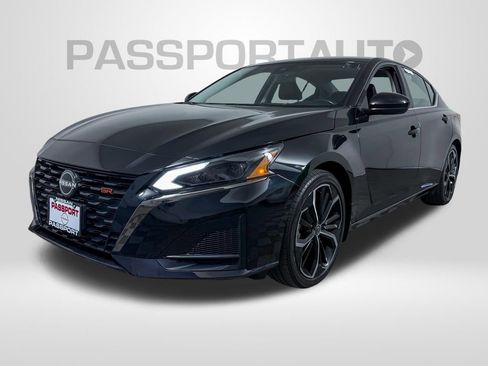 Certified 2024 Nissan Altima 2.5 SR image 1