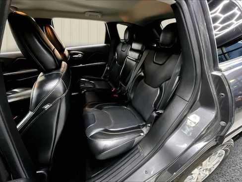 Used 2015 Jeep Cherokee Limited w/ Luxury Group image 21