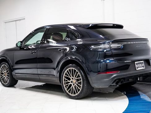 Used 2023 Porsche Cayenne Platinum Edition image 7