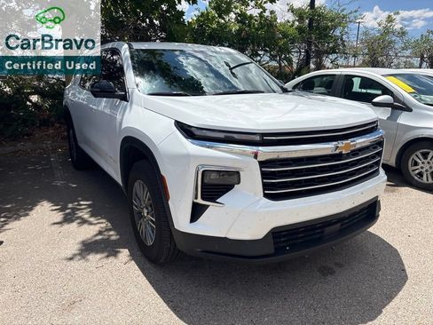 Used 2026 Chevrolet Traverse LT w/ Driver Confidence Package FWD image 4
