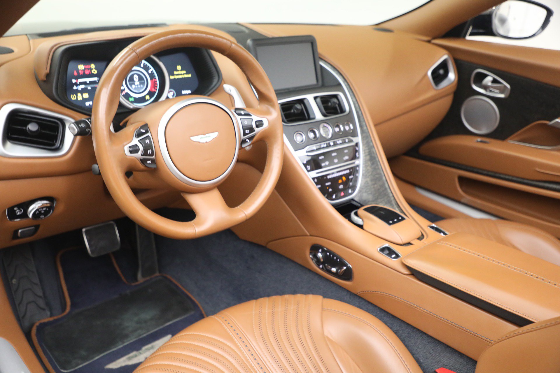 Used 2019 Aston Martin DB11 Volante RWD image 29