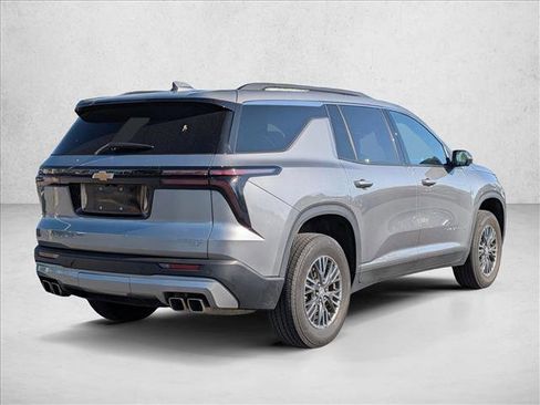 Used 2024 Chevrolet Traverse LT AWD/4WD image 5