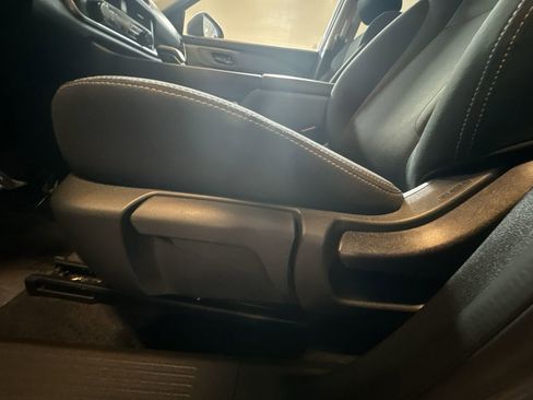 Used 2025 Nissan Rogue S image 20