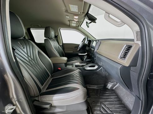 Used 2022 Nissan Frontier SV w/ Technology Package image 29