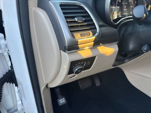 Used 2019 Jeep Grand Cherokee Limited w/ Luxury Group II image 41