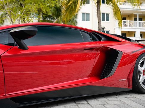 Used 2016 Lamborghini Aventador LP 750-4 Superveloce image 11