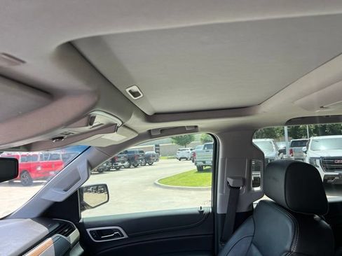 Used 2019 GMC Yukon Denali w/ Denali Ultimate Package AWD/4WD image 11