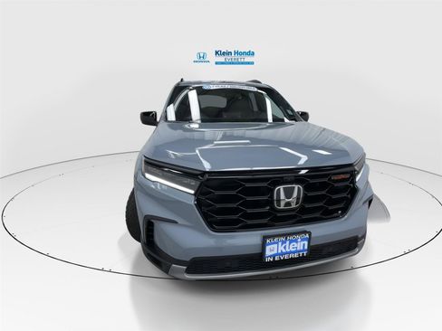Certified 2024 Honda Pilot TrailSport image 5