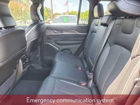 Used 2024 Jeep Grand Cherokee Overland w/ Luxury Tech Group IV AWD/4WD image 37