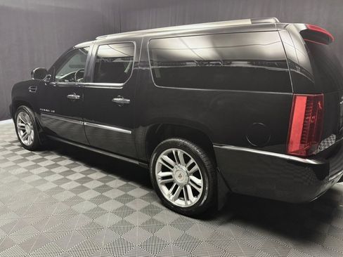 Used 2014 Cadillac Escalade ESV Platinum AWD/4WD image 16
