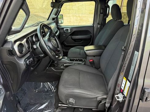 Used 2018 Jeep Wrangler Unlimited Sport S AWD/4WD image 5