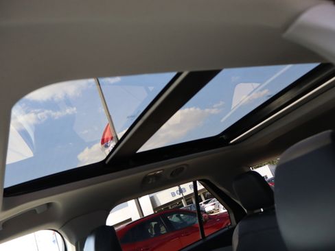 Used 2023 Ford Explorer XLT w/ Equipment Group 202A image 27