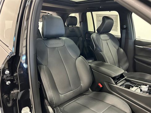 New 2025 Jeep Grand Cherokee Overland w/ Adv Protech Group III image 35