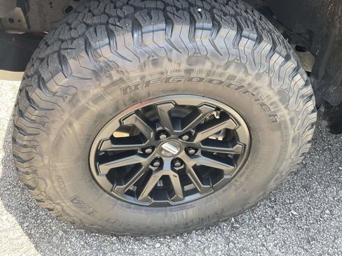 Used 2025 Ford F150 Raptor AWD/4WD image 11