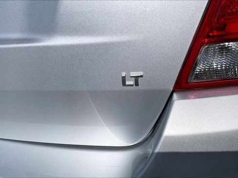 Used 2020 Chevrolet Trax LT w/ LT Convenience Package FWD image 8