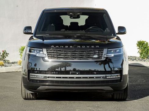 Used 2024 Land Rover Range Rover Long Wheelbase SE image 3