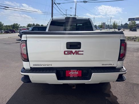Used 2016 GMC Sierra 1500 Denali w/ Denali Ultimate Package AWD/4WD image 4