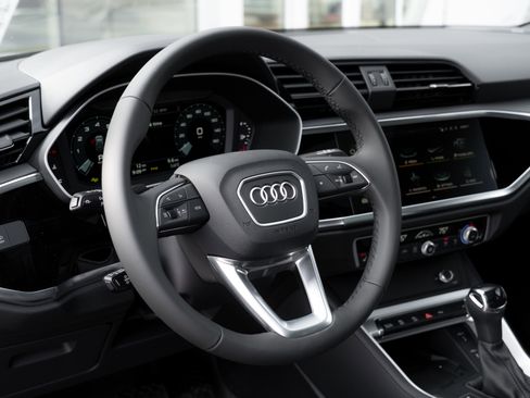 New 2025 Audi Q3 2.0T Premium image 11