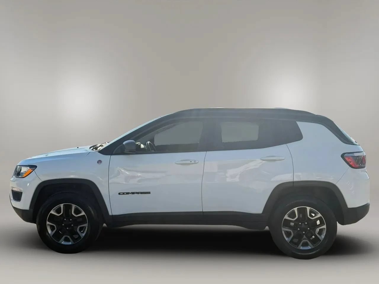 Used 2017 Jeep Compass Trailhawk w/ Navigation Group AWD/4WD image 8