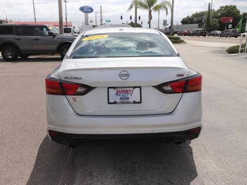 Used 2024 Nissan Altima 2.5 SR FWD image 10