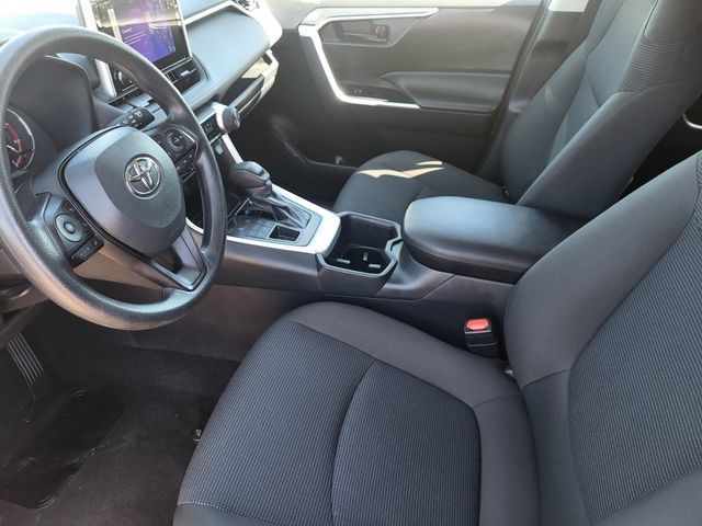 Used 2025 Toyota RAV4 LE AWD/4WD image 12