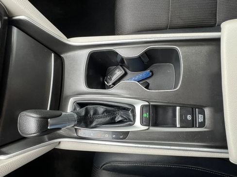 Used 2018 Honda Accord EX image 23