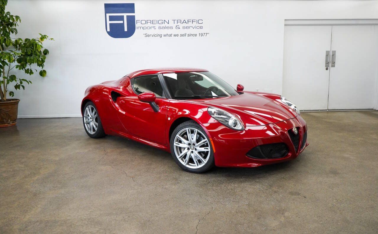 Used 2016 Alfa Romeo 4C Coupe w/ Convenience Group - Coupe RWD image 3