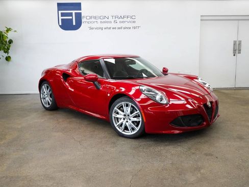 Used 2016 Alfa Romeo 4C Coupe w/ Convenience Group - Coupe RWD image 3