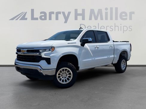 Used 2024 Chevrolet Silverado 1500 LT AWD/4WD image 1