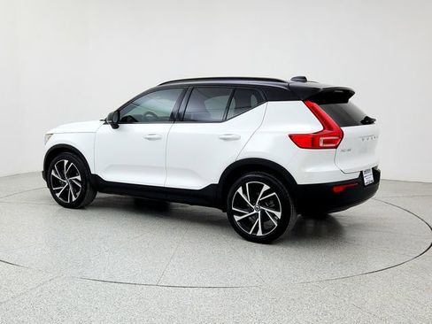 Used 2021 Volvo XC40 T5 R-Design w/ Protection Package Premier image 7
