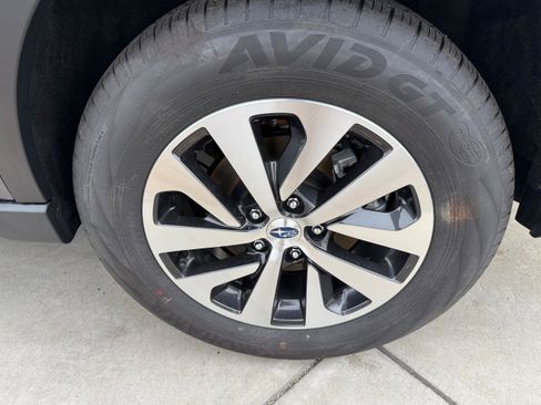 Certified 2025 Subaru Outback Premium w/ Popular Package #1A image 14