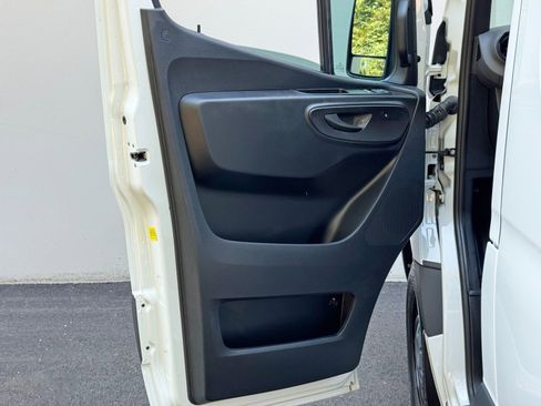 Used 2024 Mercedes-Benz Sprinter 3500 image 31