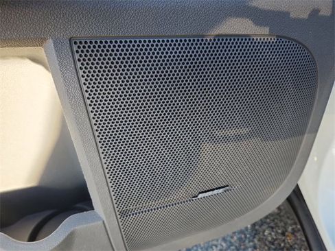 Used 2011 Chevrolet Traverse LT w/ Personal Connectivity Package image 22