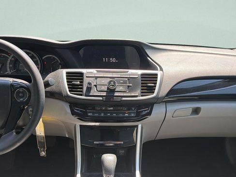 Used 2017 Honda Accord LX image 12