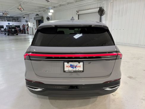 New 2026 Lincoln Nautilus Premier image 27