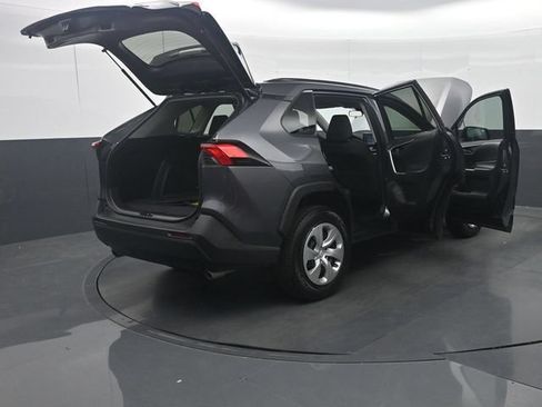 Used 2020 Toyota RAV4 LE FWD image 40