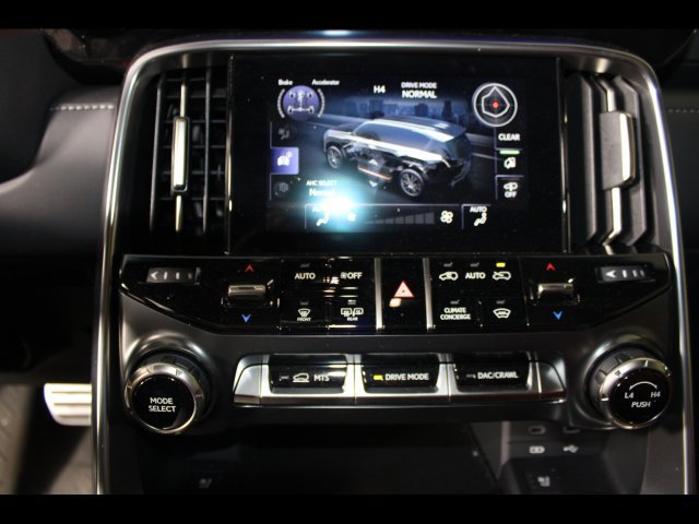 Used 2025 Lexus LX 700h F Sport AWD/4WD image 24
