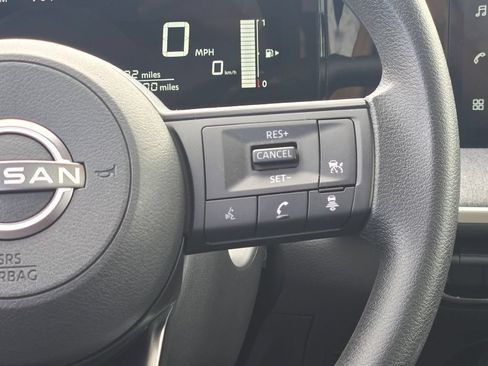 Used 2026 Nissan Kicks SV w/ SV Premium Package AWD/4WD image 31