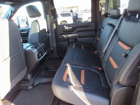 Used 2021 GMC Sierra 2500 AT4 w/ AT4 Premium Plus Package image 29