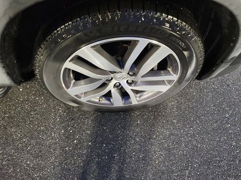 Used 2016 Honda Pilot Touring image 10