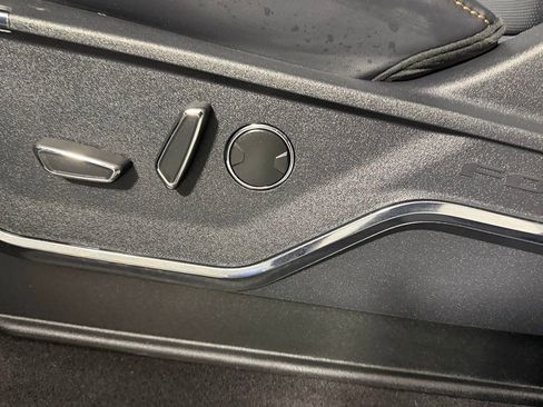 Used 2023 Ford F150 Platinum w/ FX4 Off-Road Package image 23