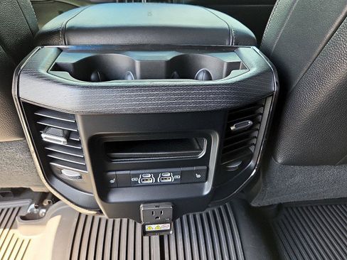 Used 2024 RAM 2500 Limited AWD/4WD image 12