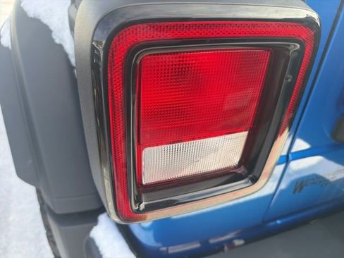 Used 2021 Jeep Wrangler Unlimited Rubicon w/ Xtreme Recon 35" Tire Package image 7