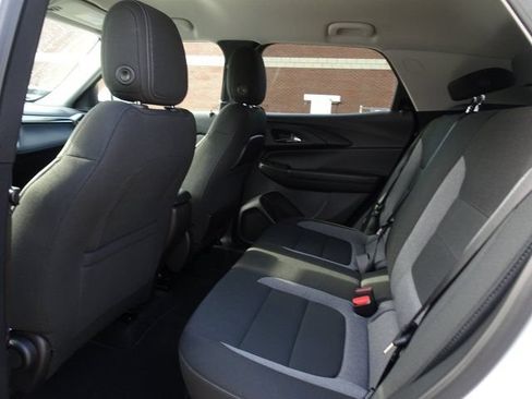 Used 2026 Chevrolet TrailBlazer LT w/ LT Cold Weather Package FWD image 16